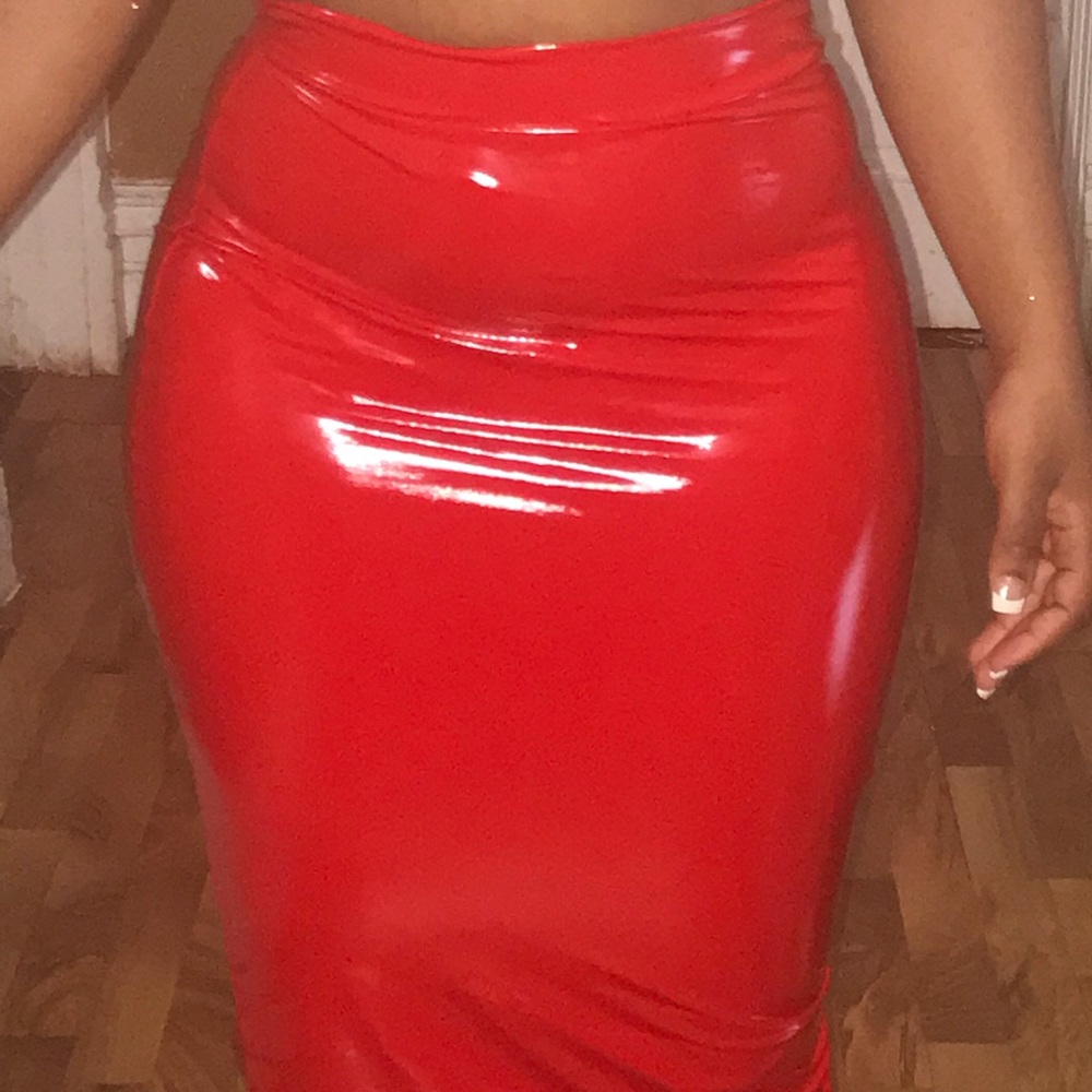 Long skirt - Picture 1 of 2
